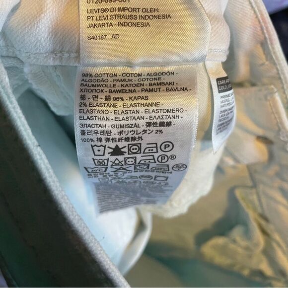 LEVI’S MINT GREEN WISKERED WASH JEGGINGS SZ 27 (1021) - Picture 5 of 5